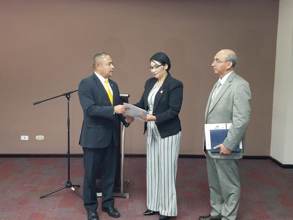 PRESIDENTE CCR RECIBE SOLICITUD DE EXAMEN ESPECIAL POR PARTE  DEL MINISTRO DE JUSTICIA Y SEGURIDAD P&Uacute;BLICA