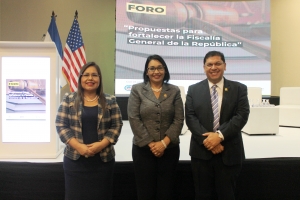 PRESIDENTE Y MAGISTRADOS DE LA CORTE DE CUENTAS  ASISTEN A FORO SOBRE FORTALECIMIENTO DE LA FGR