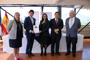 LETRADOS DEL TRIBUNAL DE CUENTAS DE ESPA&Ntilde;A ENTREGAN DIAGN&Oacute;STICO DEL TRABAJO DEL &Aacute;REA JURISDICCIONAL DE LA CCR A LA PRESIDENTE Y AL SEGUNDO MAGISTRADO