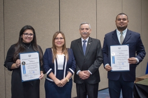 PRIMERA MAGISTRADA ASISTE A GRADUACI&Oacute;N DE SERVIDORES DE LA CCR EN DIPLOMADO EN &Eacute;TICA P&Uacute;BLICA