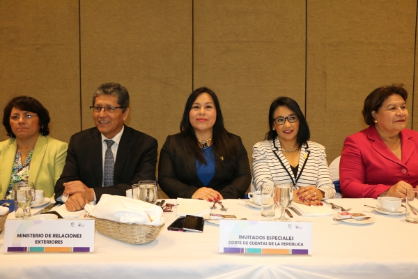 LA PRESIDENTE Y PRIMERA MAGISTRADA DE LA CORTE DE CUENTAS PARTICIPAN EN REUNI&Oacute;N ANUAL DE TITULARES DE INSTITUCIONES ESTATALES