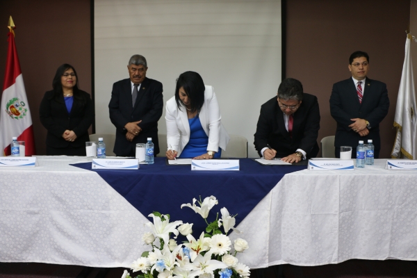 CORTE DE CUENTAS DE LA REP&Uacute;BLICA DE EL SALVADOR Y CONTRALOR&Iacute;A GENERAL DE LA REP&Uacute;BLICA DEL PER&Uacute; SUSCRIBEN CONVENIO