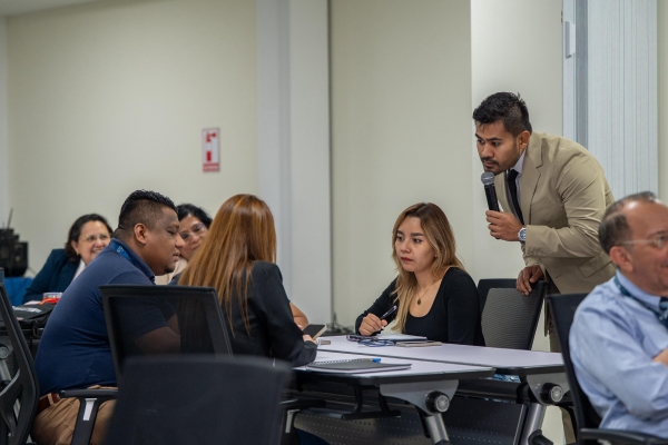 Servidores p&uacute;blicos conocen el rol de la CCR