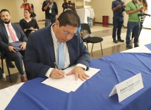 CCR suscribi&oacute; acuerdo para simplificar procesos y tr&aacute;mites a la ciudadan&iacute;a