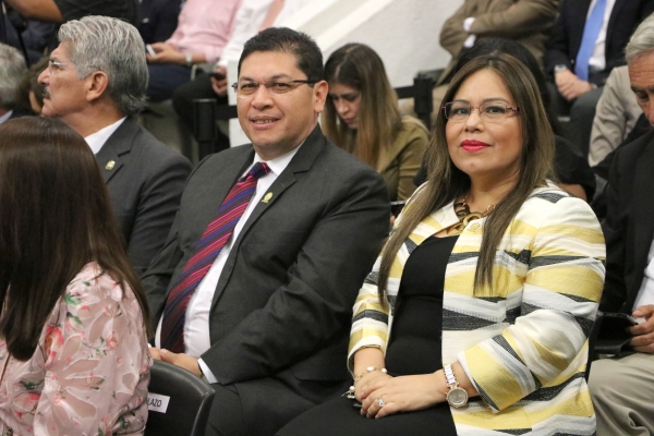 PRESIDENTA EN FUNCIONES Y SEGUNDO MAGISTRADO CONOCEN PROPUESTA DE LA ESEN PARA EL PROGRESO DE EL SALVADOR