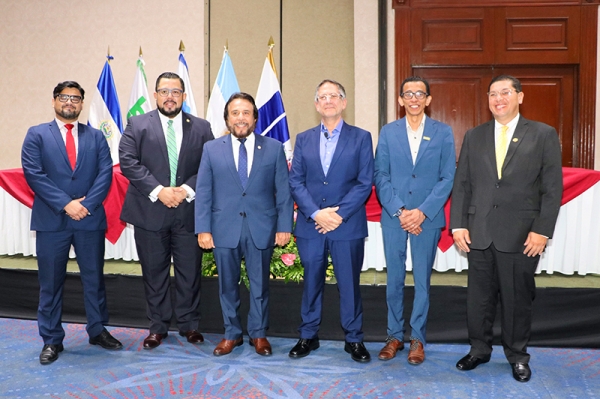 PRESIDENTE ANZORA QUIROZ INVITADO DE HONOR PARA CONMEMORAR EL D&Iacute;A DEL CONTADOR DE LAS AM&Eacute;RICAS