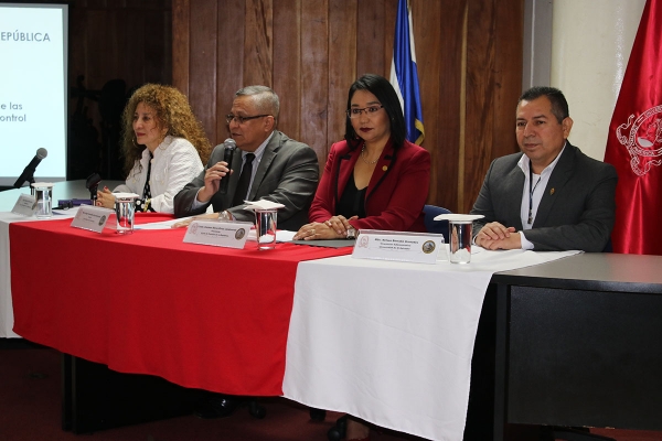 PRESIDENTE CARMEN ELENA RIVAS INAUGURA CAPACITACI&Oacute;N SOBRE NTCI EN LA UNIVERSIDAD DE EL SALVADOR