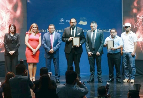 Ministerio de Trabajo y Previsi&oacute;n Social otorga premio a la CCR