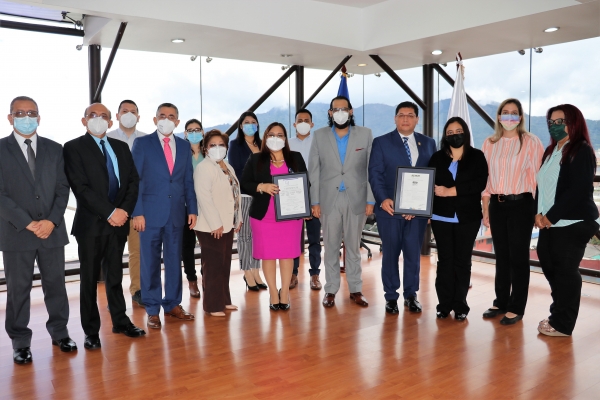 CCR MANTIENE CERTIFICACI&Oacute;N DE CALIDAD BAJO LA NORMA ISO 9001-2015