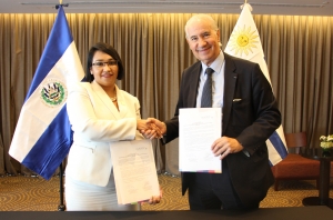 TRIBUNAL DE CUENTAS DE LA REP&Uacute;BLICA ORIENTAL DEL URUGUAY ENTREGA PRESIDENCIA DEL CAJ A LA TITULAR DE LA CCR, CARMEN ELENA RIVAS LANDAVERDE