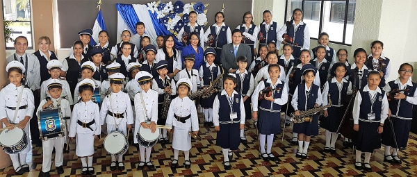 SERVIDORES CCR INAUGURAN MES C&Iacute;VICO