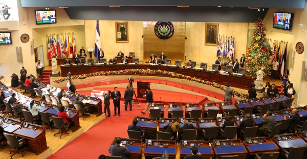 ORGANISMO DE DIRECCI&Oacute;N DE LA CORTE DE CUENTAS ASISTE A LA CONMEMORACI&Oacute;N DEL XXXIV ANIVERSARIO DE LA CONSTITUCI&Oacute;N DE LA REP&Uacute;BLICA