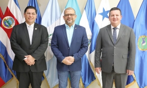 PRESIDENTE DE  CCR, OCCEFS Y SECRETARIO T&Eacute;CNICO DEL CFR-SICA SE RE&Uacute;NE CON FUNCIONARIOS DE LA REGI&Oacute;N