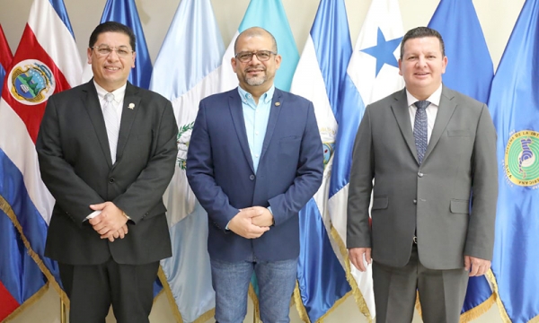 PRESIDENTE DE  CCR, OCCEFS Y SECRETARIO T&Eacute;CNICO DEL CFR-SICA SE RE&Uacute;NE CON FUNCIONARIOS DE LA REGI&Oacute;N