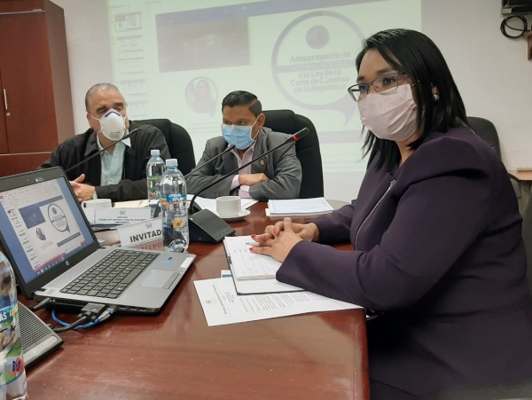DIPUTADOS DE LA COMISION DE HACIENDA Y ESPECIAL DEL PRESUPUESTO DE LA ASAMBLEA LEGISLATIVA ANALIZAN PROYECTO DE REFORMA INTEGRAL DE LA LEY DE LA CORTE DE CUENTAS DE LA REPUBLICA, PRESENTADO POR LA PRESIDENTA DE DICHA INSTITUCION