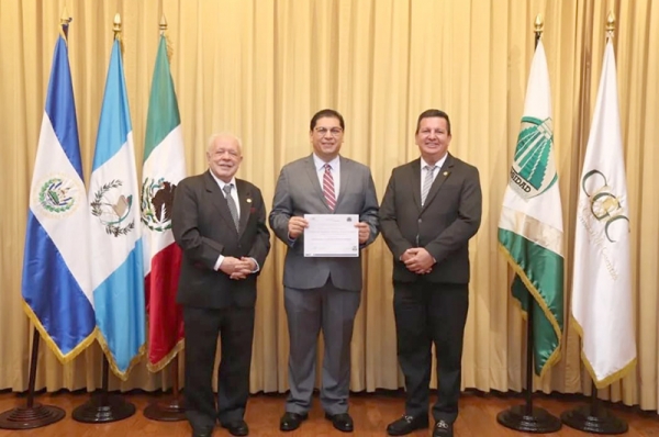 Presidente Anzora Quiroz presente en inauguraci&oacute;n de la Maestr&iacute;a en Auditor&iacute;a de Desempe&ntilde;o