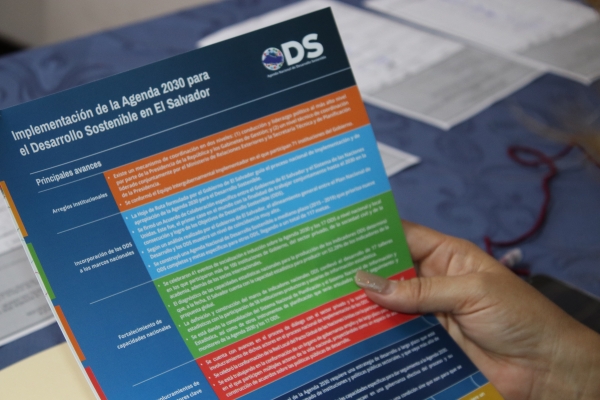 PRESENTAN A SERVIDORES DE CORTE DE CUENTAS DE LA REP&Uacute;BLICA GENERALIDADES DE LA AGENDA 2030 Y LOS OBJETIVOS DE DESARROLLO SOSTENIBLE