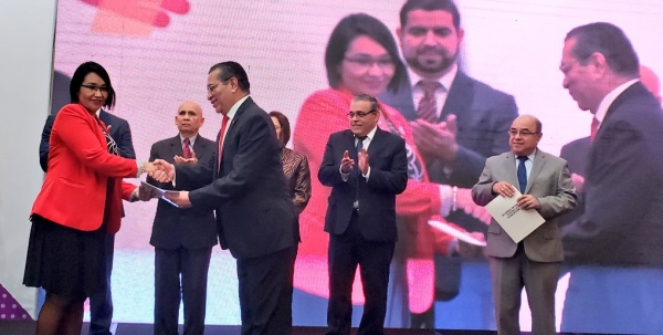 CORTE DE CUENTAS RECIBE DOCUMENTO "ACUERDO PA&Iacute;S CONTRA LA CORRUPCI&Oacute;N"