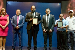 Ministerio de Trabajo y Previsión Social otorga premio a la CCR