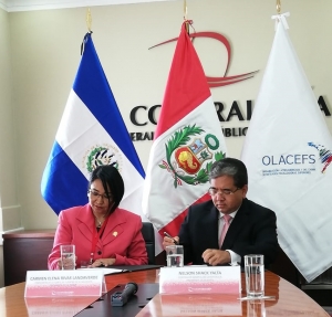 ENTIDAD FISCALIZADORA DEL PER&Uacute; TRASPASA PRESIDENCIA DEL CEDEIR A LA PRESIDENTE DE CORTE DE CUENTAS DE EL SALVADOR