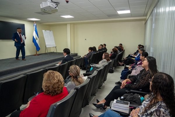 CCR capacita a personal de la FGR